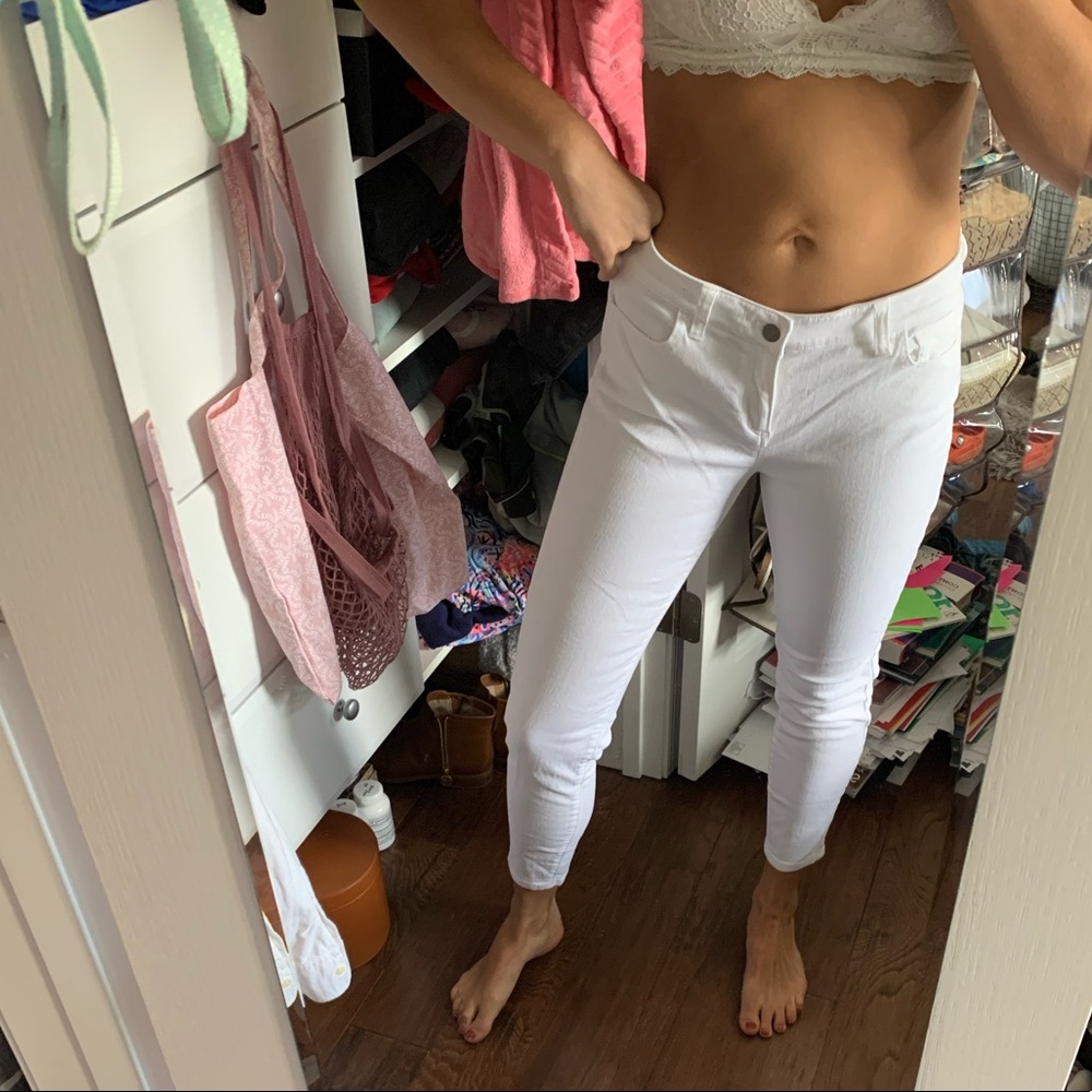 Vineyard Vines white jeans